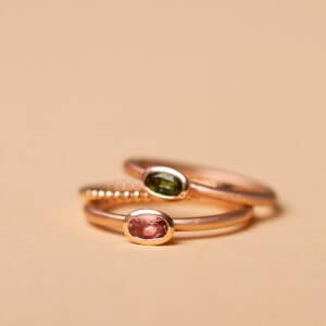 Ringe aus Rotgold mit Turmalin in rosa oder grün.