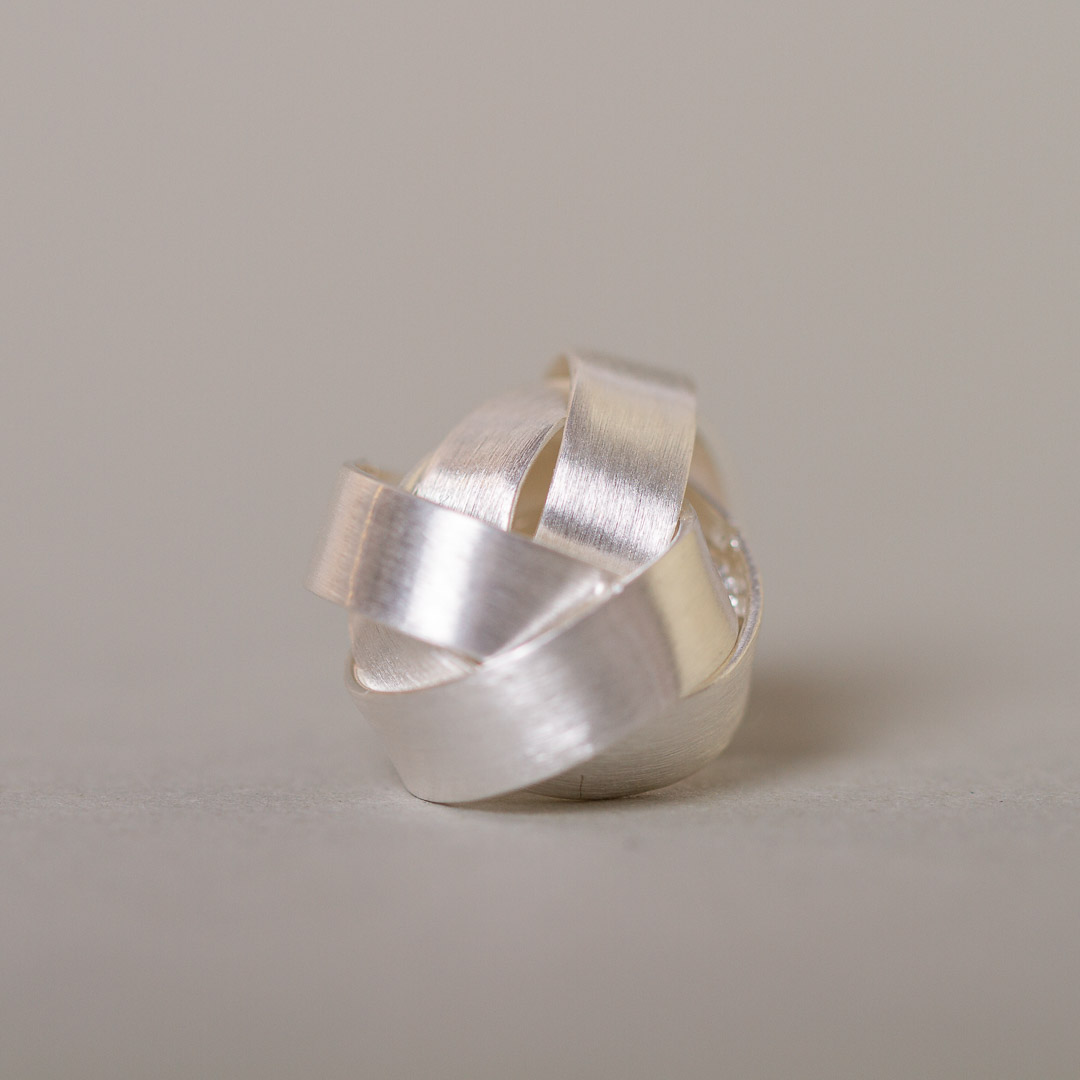 Kettenanhänger Moving Knot