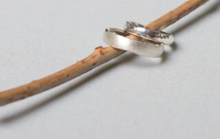 Trauringe in 925 Silber. Individuell angefertigt in verschiedenen Breiten.